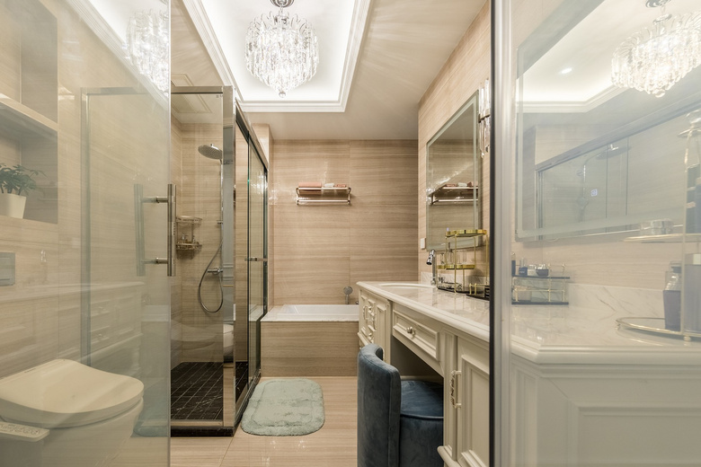 180�O������ɫ���Σ�ʵ�����������