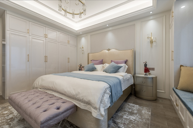 180�O������ɫ���Σ�ʵ�����������