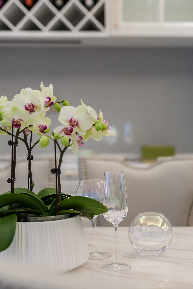 180�O������ɫ���Σ�ʵ�����������