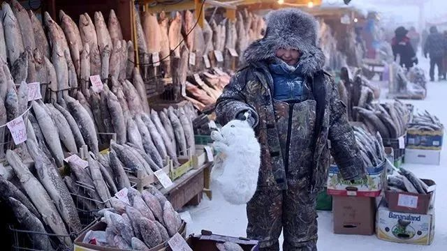 -71℃！看了俄罗斯这个500人小村庄的生活，我牙齿忍不住了
