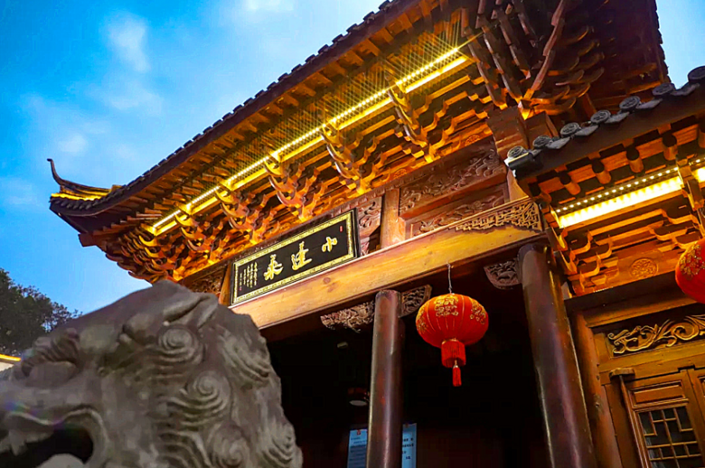 這個(gè)低調(diào)千年的冷門(mén)古鎮(zhèn),竟還是個(gè)被忽略的美食天堂