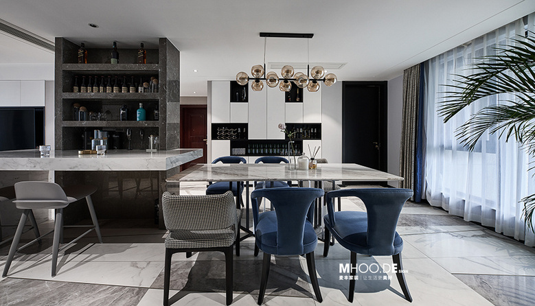 �����ǼҵĶ�Ů����̽���ͱ߹����װ�ͱ߹�����