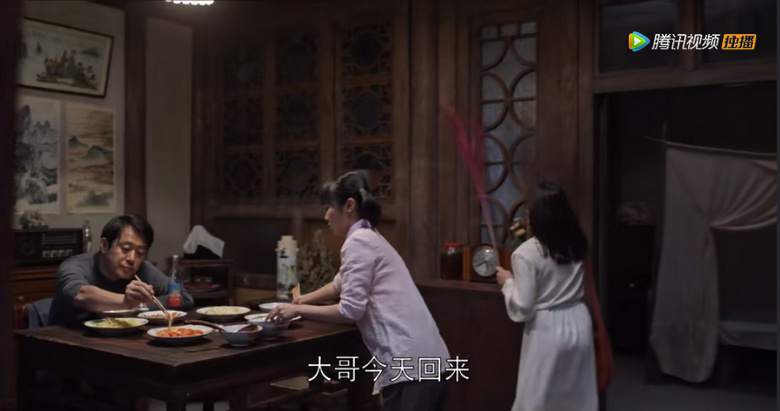 �����ǼҵĶ�Ů����̽���ͱ߹����װ�ͱ߹�����