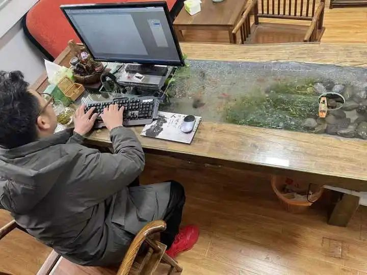 每天凌晨4点起床，换过31份职业！杭州这位书法家火了