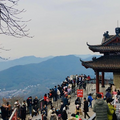 今天北高峰有多热闹？一大早索道排队两三百米！_图2