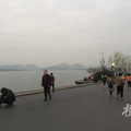 今天北高峰有多热闹？一大早索道排队两三百米！_图0