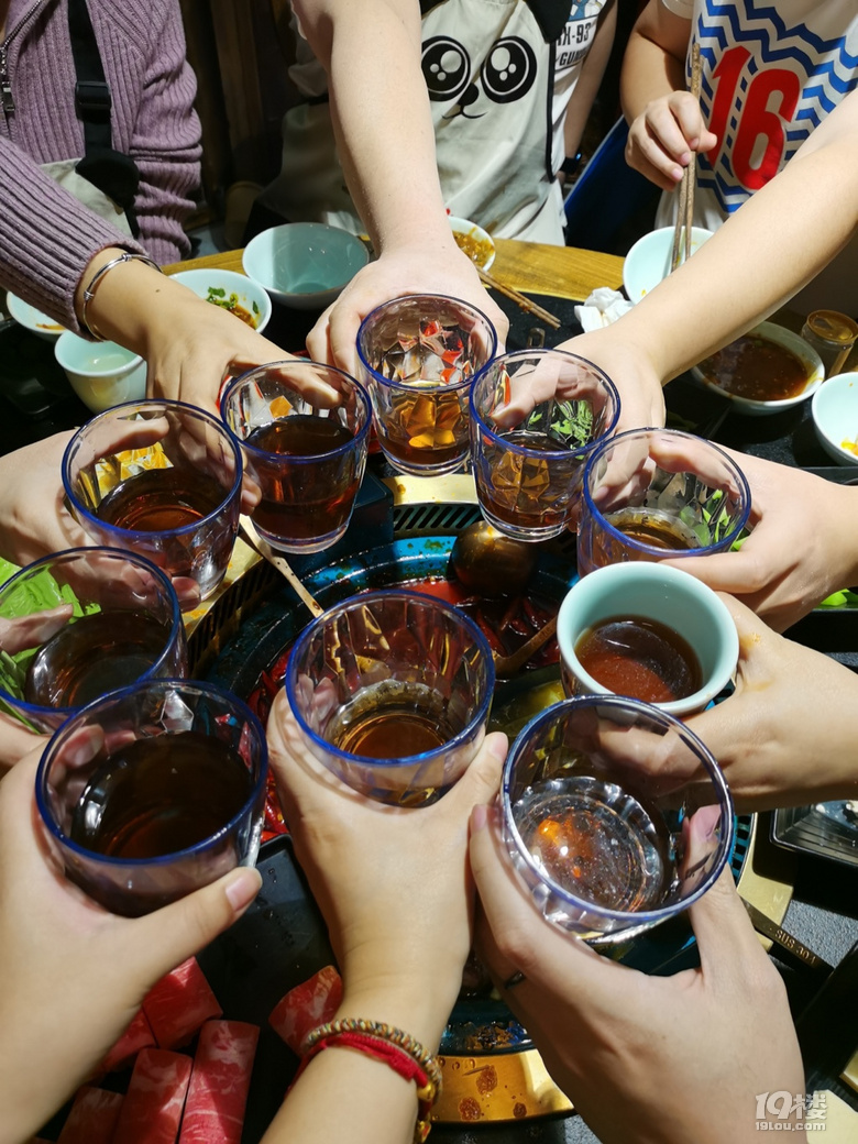 给大家拔草吼堂老火锅了