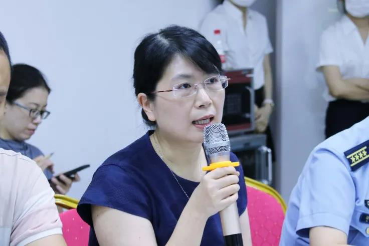 因“灵魂砍价”走红的女处长，转正了！