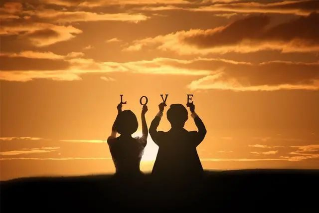 相亲线下约见免费送19楼首个高端定制交友群来啦