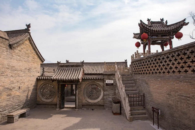 国内最大私人豪宅，历经300多年建成，被称“中国民间故宫”