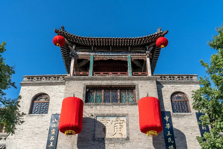 国内最大私人豪宅，历经300多年建成，被称“中国民间故宫”