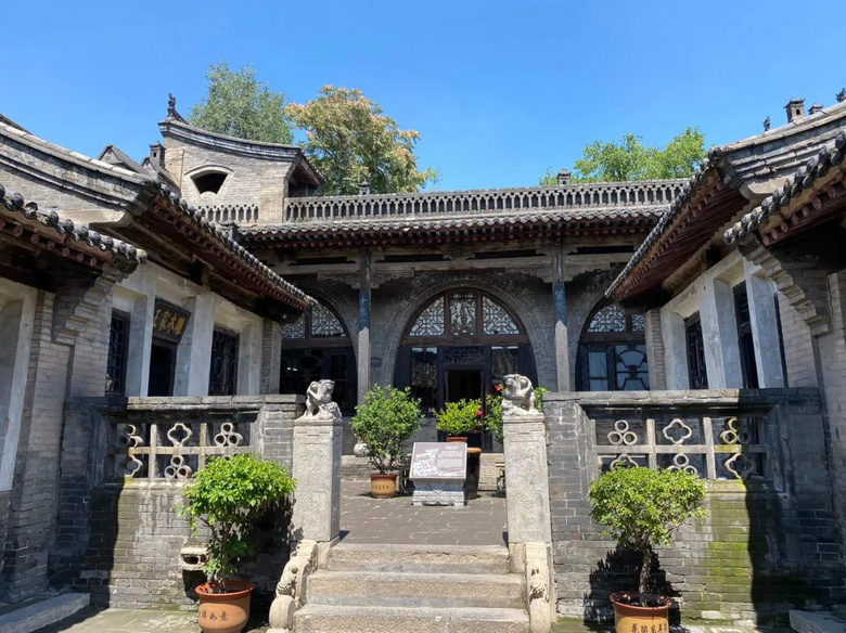 国内最大私人豪宅，历经300多年建成，被称“中国民间故宫”