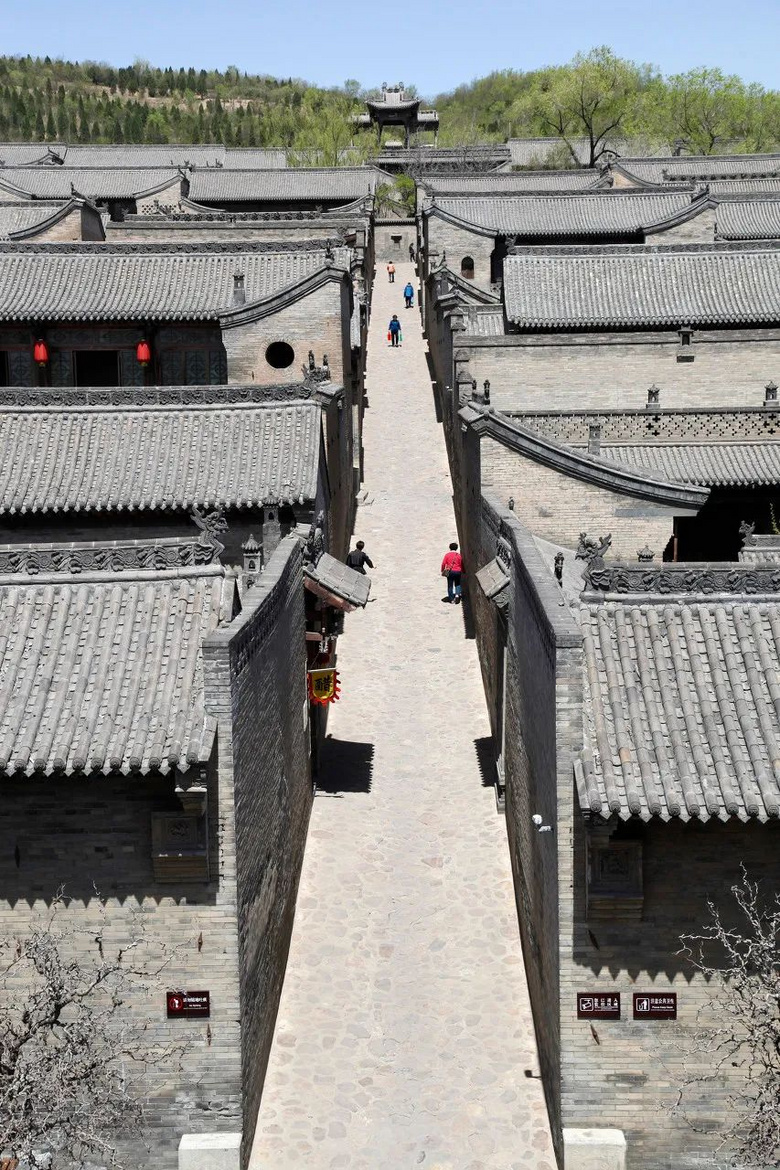 国内最大私人豪宅，历经300多年建成，被称“中国民间故宫”