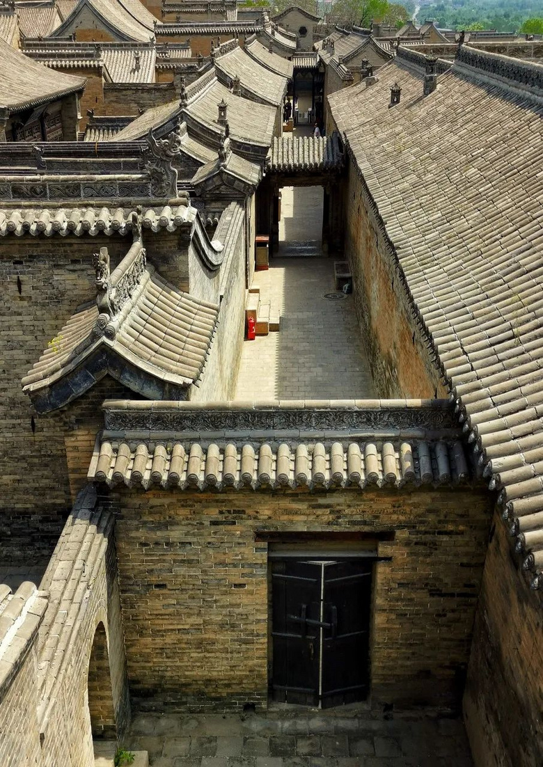 国内最大私人豪宅，历经300多年建成，被称“中国民间故宫”