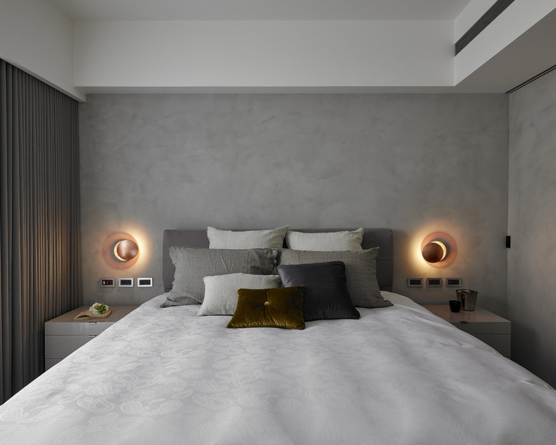 93�O�Ҷȼ�װ���ڰ�ɫ���صķ��