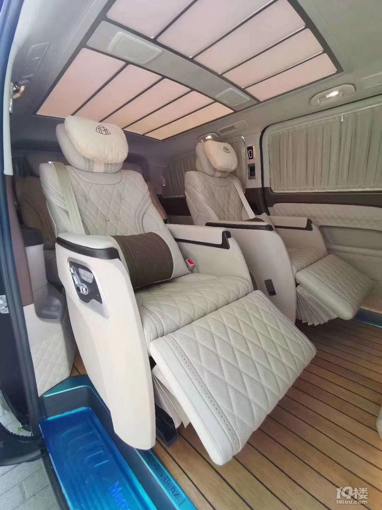 奔馳商務(wù)車包車到上海需要多少錢?V260長途租車價格怎么算?