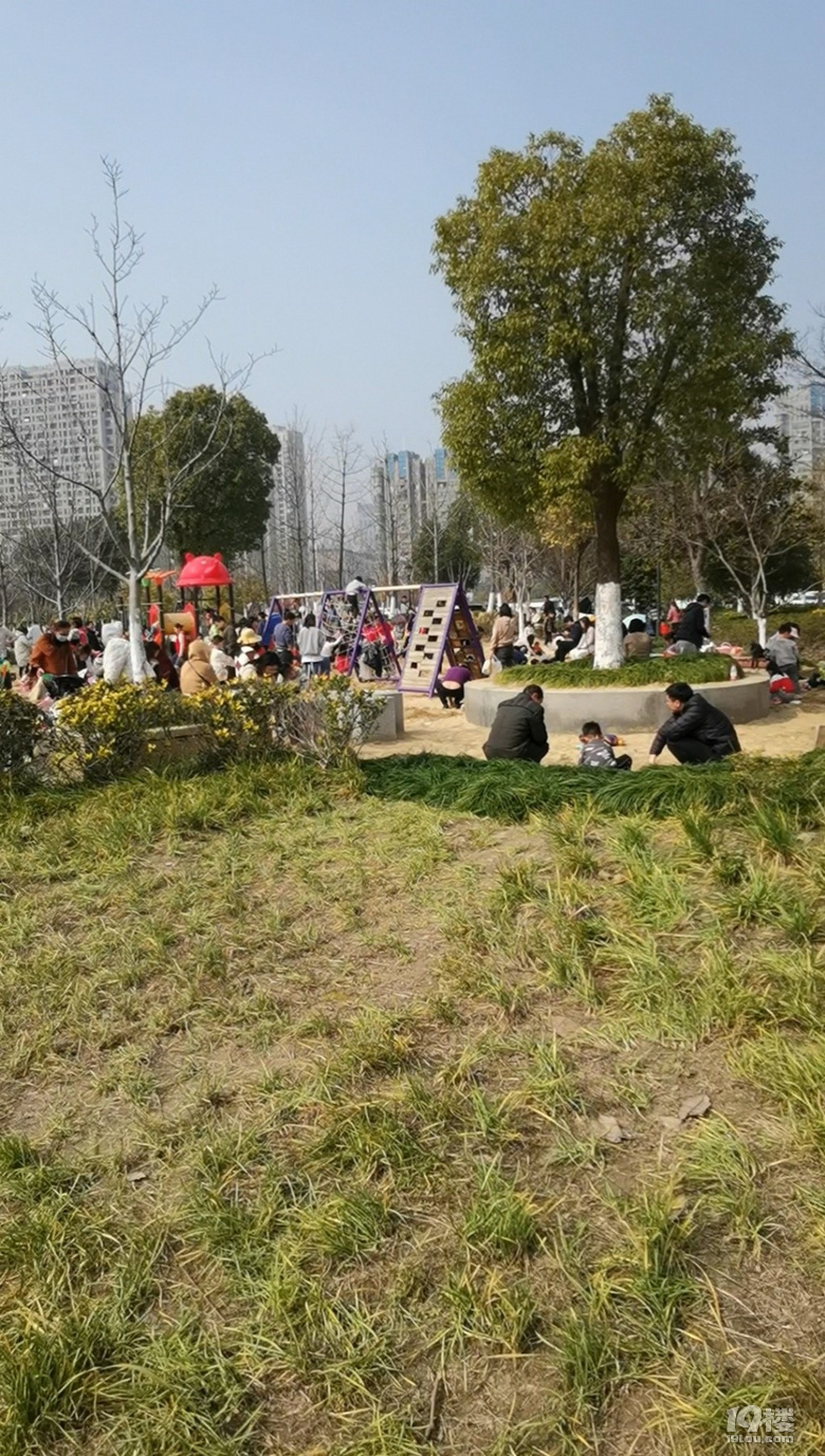 小區(qū)后面又開始了,好難啊