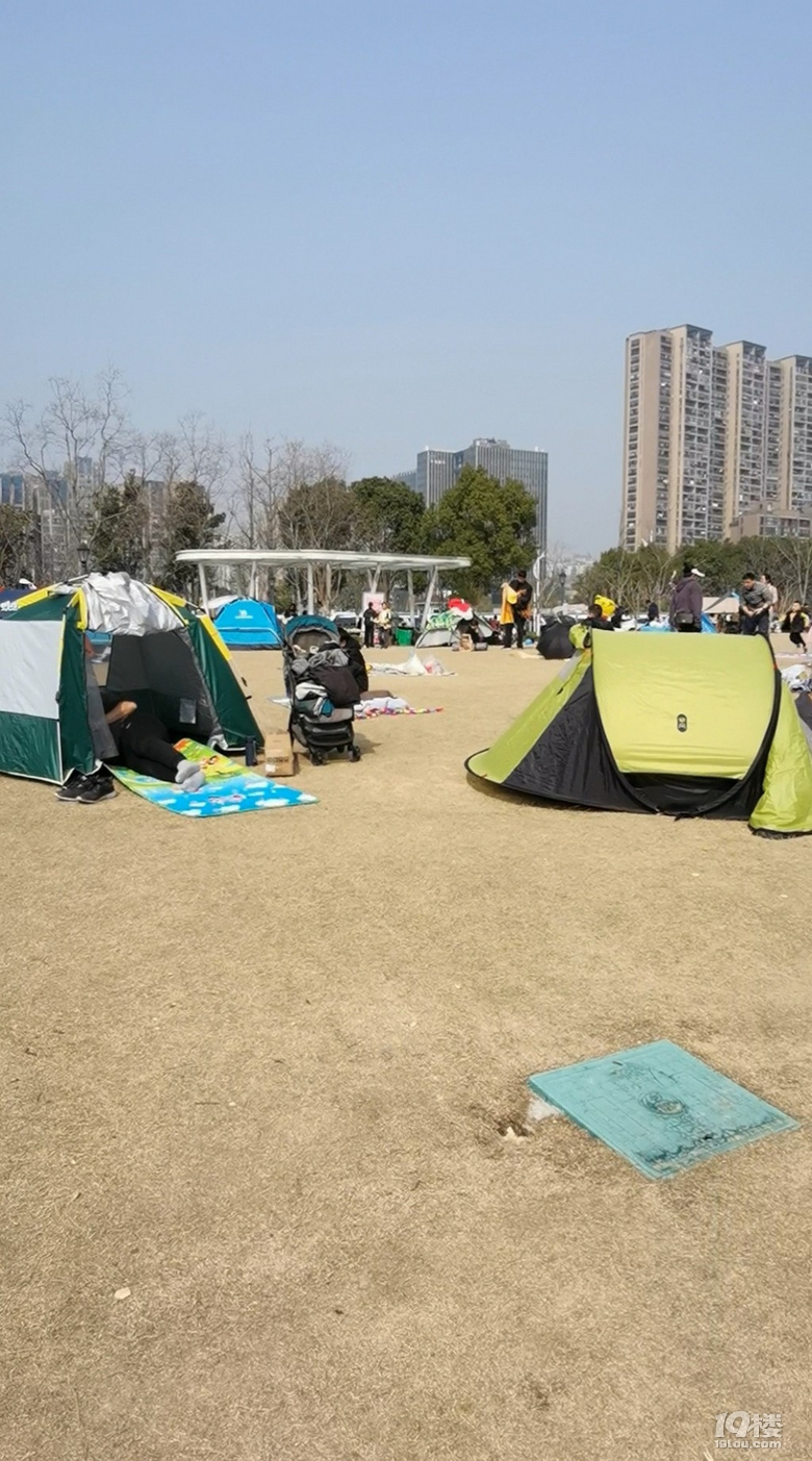 小區(qū)后面又開始了,好難啊