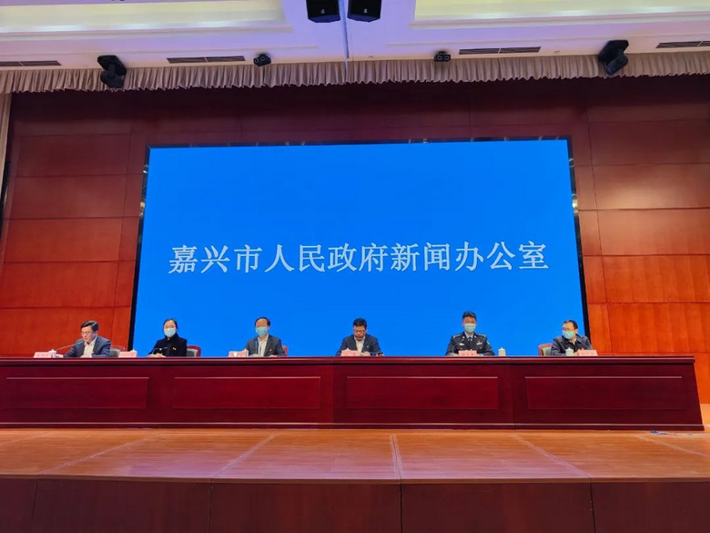 嘉興新增兩例陽性感染者 | 各地暫停一切聚集性活動