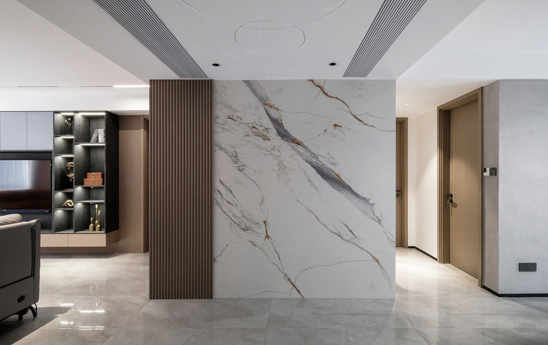 ���¼� �� �Ķ���140ƽë�������¶����ִ����ݷ�