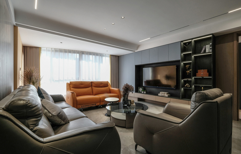 ���¼� �� �Ķ���140ƽë�������¶����ִ����ݷ�