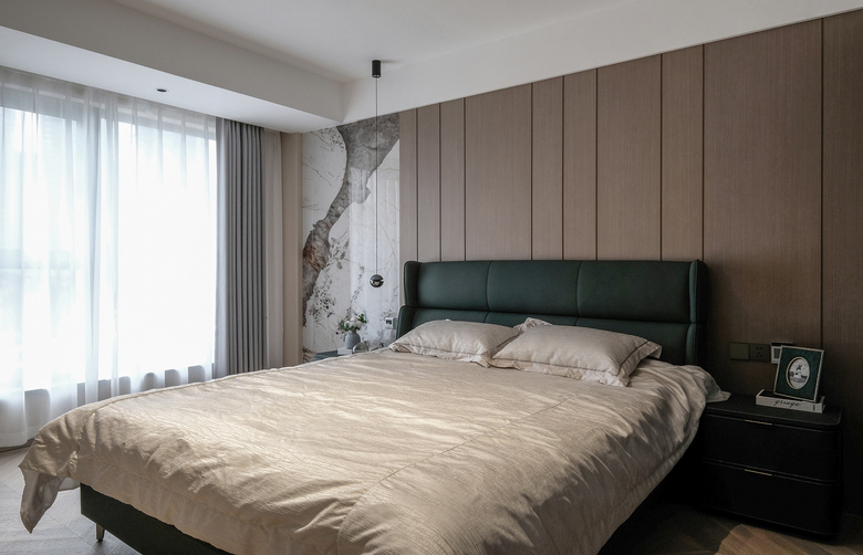 ���¼� �� �Ķ���140ƽë�������¶����ִ����ݷ�