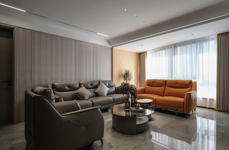 ���¼� �� �Ķ���140ƽë�������¶����ִ����ݷ�