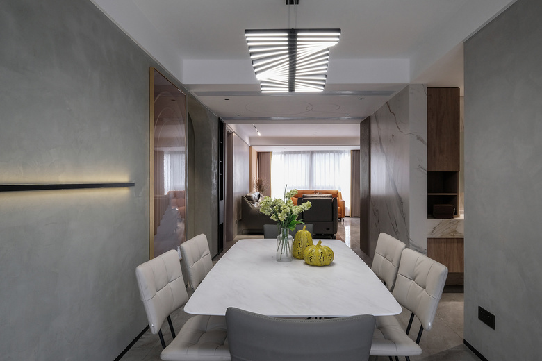 ���¼� �� �Ķ���140ƽë�������¶����ִ����ݷ�