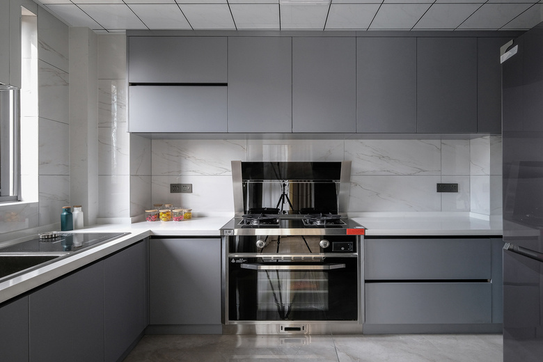 ���¼� �� �Ķ���140ƽë�������¶����ִ����ݷ�