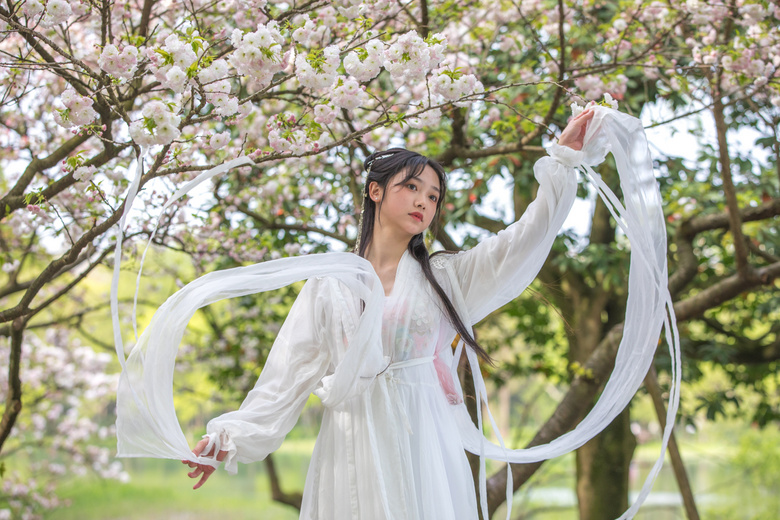 樱花树下穿汉服的小姐姐美腻了！2022.03.31