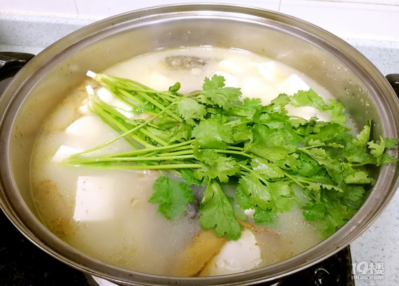 家常版鯽魚豆腐湯