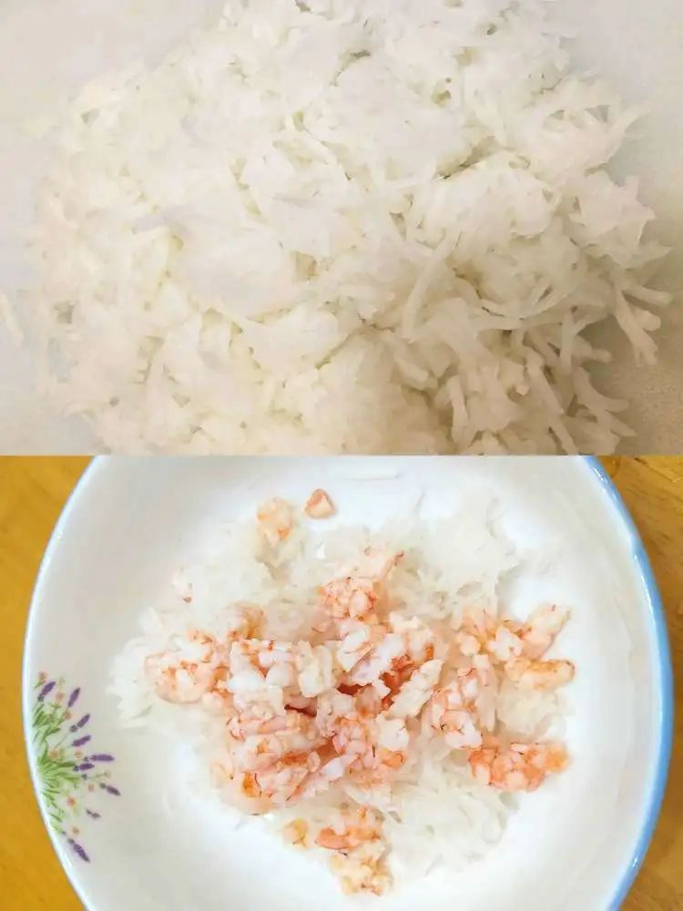 做蘿卜絲餅時(shí)多一個(gè)步驟,口感更加爽脆