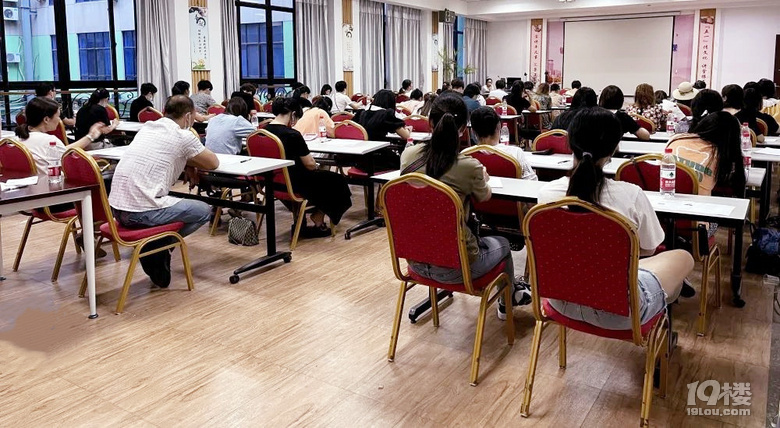 0元考免費學!花藝師、人力資源管理師、營養配餐員開始報名了