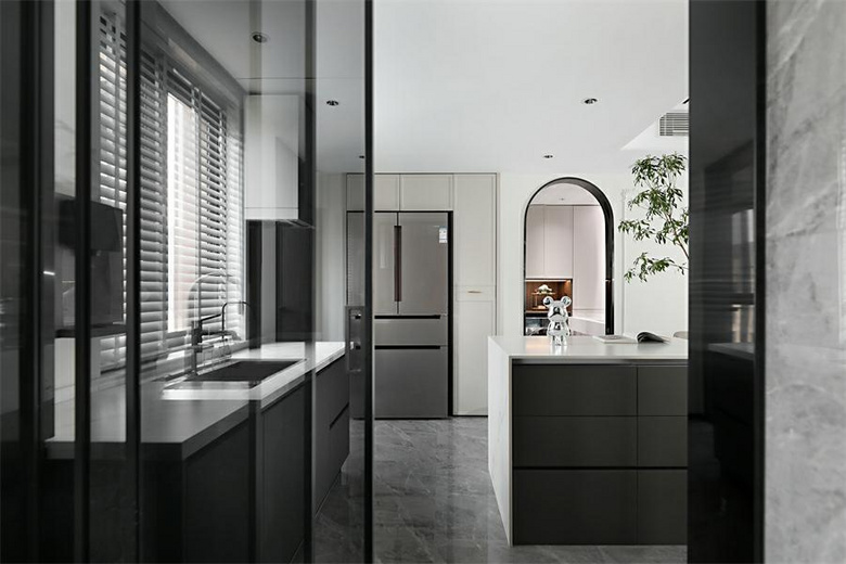 136㎡轻法式丨色彩之间的碰撞,极简与法式相融