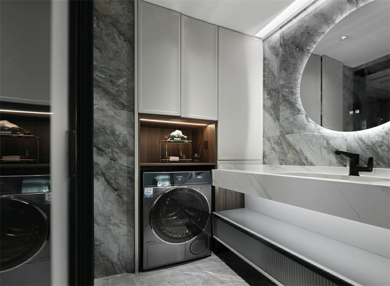 136㎡轻法式丨色彩之间的碰撞,极简与法式相融