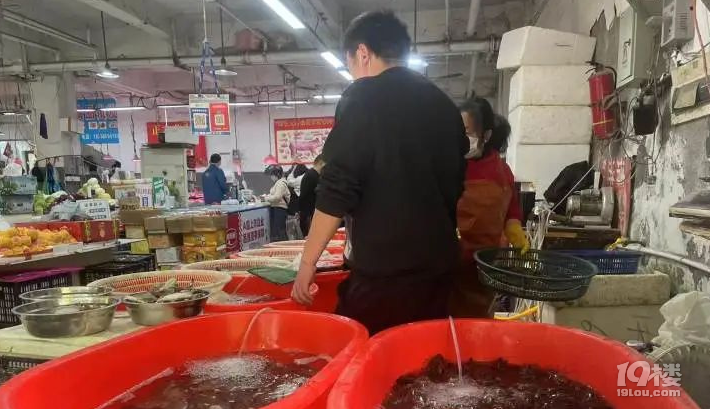 最低10多元/斤？第一顿小龙虾建议再忍忍，过两天就要降价了