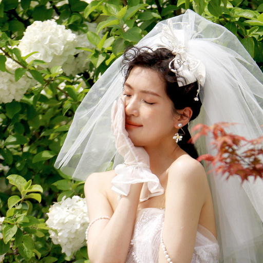 浪漫绣球花让新娘陶醉