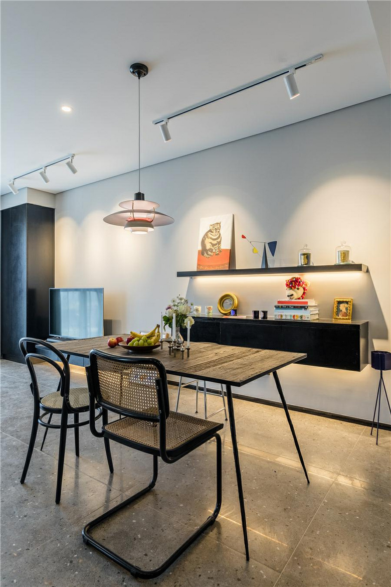 85�O�ִ�����¼ң�ǳɫϵ��������䣬������ܰ�ľ�ס����