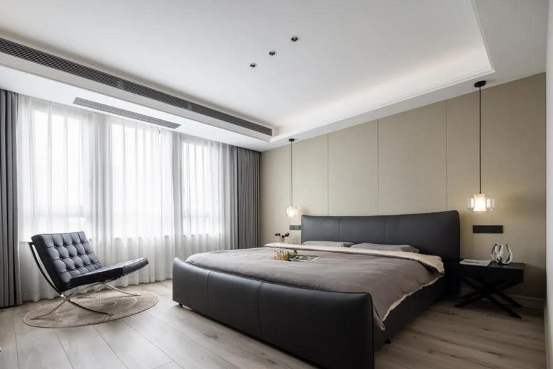 5��ͷ����ǽ�����У�����ֵ���ұر���