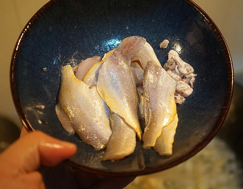 黃魚面一碗,活兒越細,越鮮美
