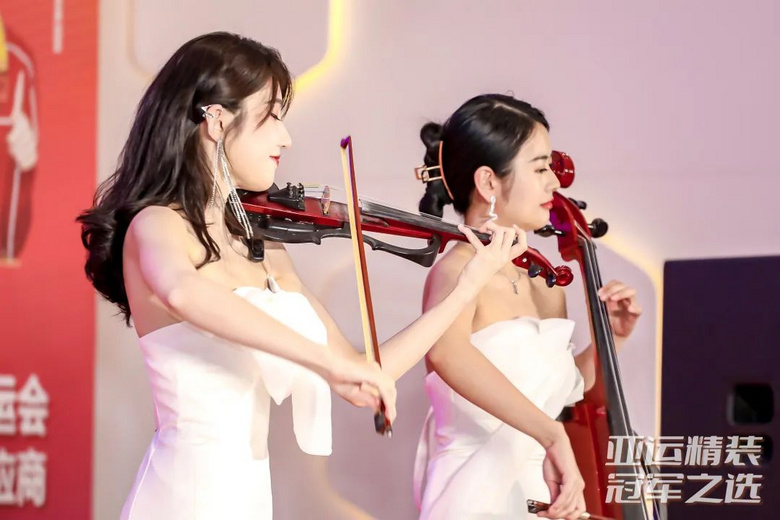 ���˾�װ�ھ�֮ѡ | ��Ʒװ�Ρ�25�����˾�װ��ذ桱����Բ������