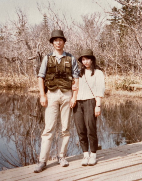 丈夫離世一年后的結(jié)婚紀(jì)念日,一只帶著愛心的貓朝她走來…