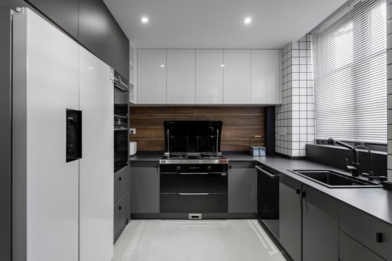 ���ӳ���С��3�и㶨�������ɣ�