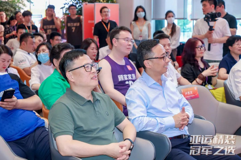 Բ���չ٣���Ʒװ��6.18 CBA����25�����˾�װ��ذ�Բ������