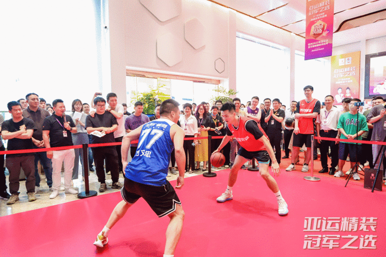 Բ���չ٣���Ʒװ��6.18 CBA����25�����˾�װ��ذ�Բ������