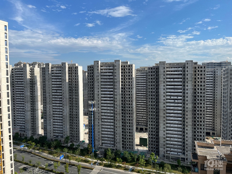 10.5元/平,杭州424套公租房房源開放登記,19樓小編實(shí)地打探中!