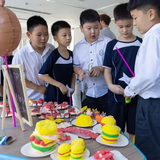 開餐廳、擺市集、造火箭……在天馬行空中理解生活