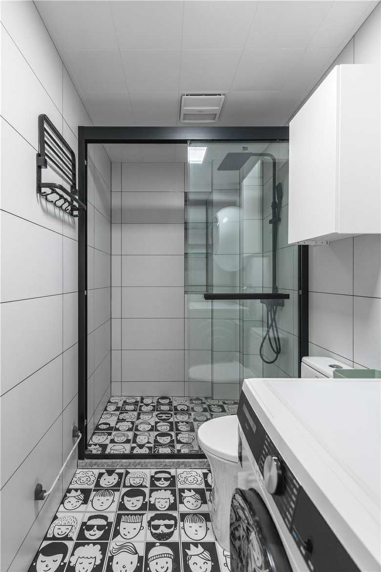 �Ϸ����ģ�60�O�ִ���������ɫ����