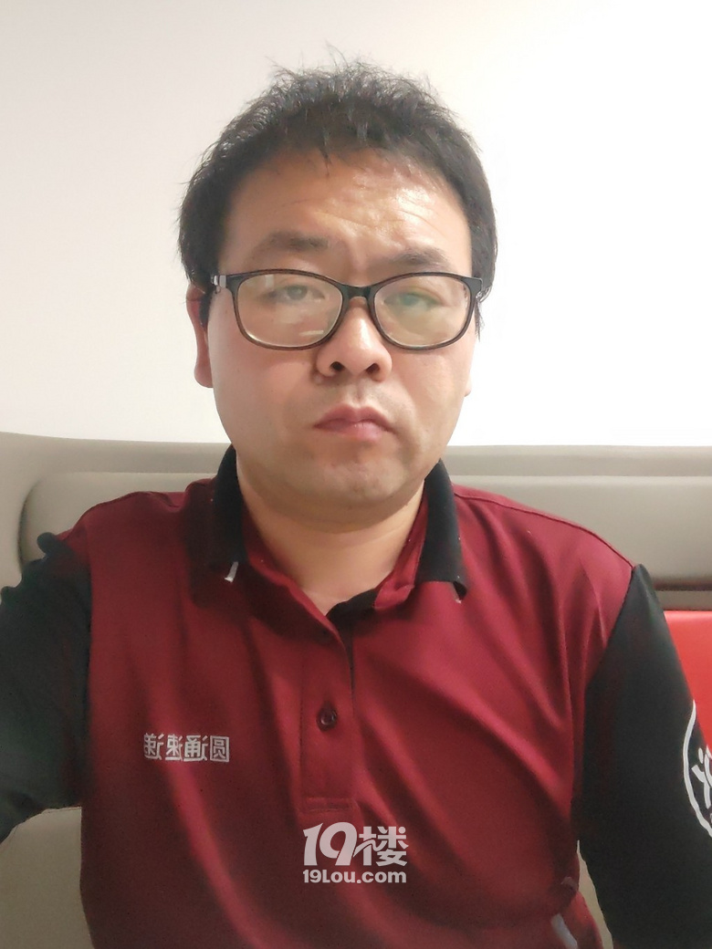 今年換了一份新的工作，功夫也這么漂亮，工作環(huán)境也好電話客服。