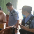 姑娘独自开了一个包厢，浙江老板上楼一看，马上报警！_图0